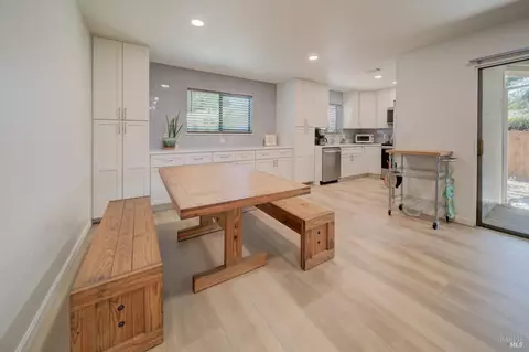 Dining - 935 Mason Ct, Dixon, CA 95620 photo 2 of 3