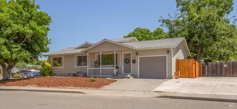 Exterior - 935 Mason Ct, Dixon, CA 95620 photo 5 of 11