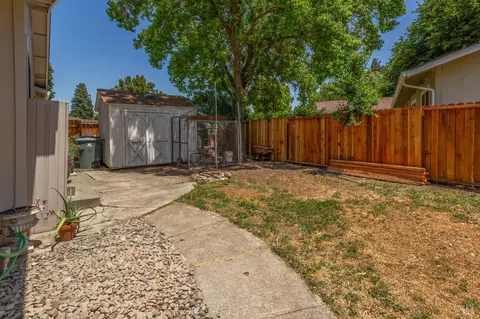 Exterior - 935 Mason Ct, Dixon, CA 95620 photo 9 of 11