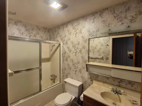 Bath - 11903 Branscomb Rd, Branscomb, CA 95417 photo 2 of 2