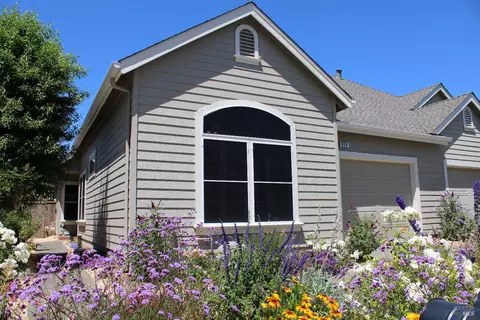 834 Glen Miller Dr, Windsor, CA 95492