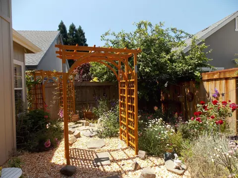 Exterior - 834 Glen Miller Dr, Windsor, CA 95492 photo 9 of 12
