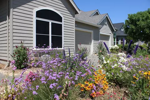 Exterior - 834 Glen Miller Dr, Windsor, CA 95492 photo 2 of 12