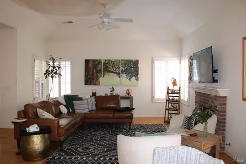 Living - 834 Glen Miller Dr, Windsor, CA 95492 photo 2 of 2