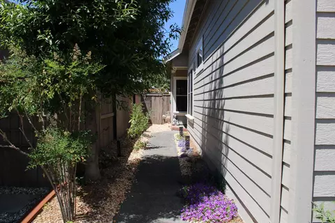 Exterior - 834 Glen Miller Dr, Windsor, CA 95492 photo 4 of 12