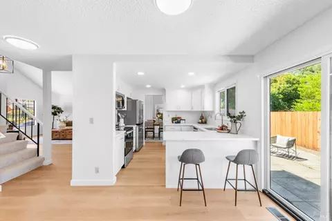 Kitchen - 225 Riverview Dr, Vallejo, CA 94589 photo 7 of 7