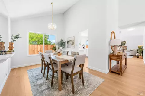 Dining - 225 Riverview Dr, Vallejo, CA 94589 photo 2 of 2
