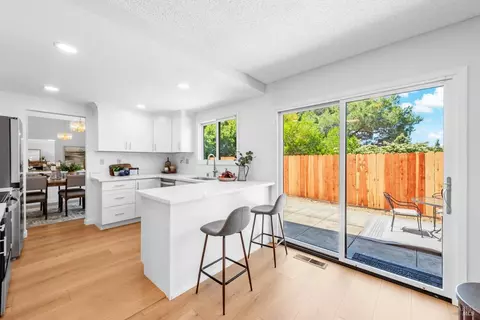 Kitchen - 225 Riverview Dr, Vallejo, CA 94589 photo 6 of 7