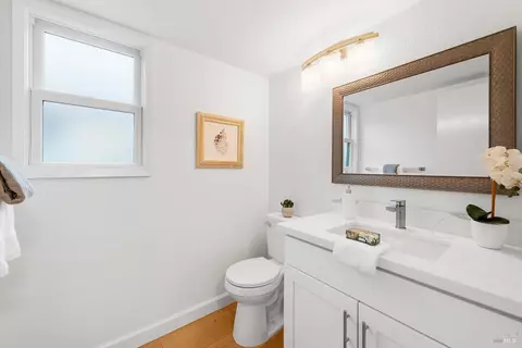 Bath - 225 Riverview Dr, Vallejo, CA 94589 photo 1 of 3
