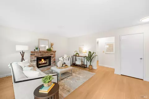 Living - 225 Riverview Dr, Vallejo, CA 94589 photo 4 of 5