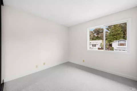 Bedroom - 225 Riverview Dr, Vallejo, CA 94589 photo 7 of 8