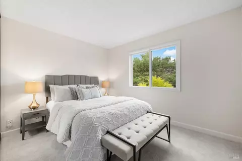 Bedroom - 225 Riverview Dr, Vallejo, CA 94589 photo 3 of 8
