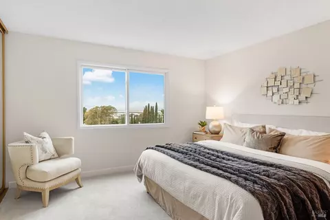 Bedroom - 225 Riverview Dr, Vallejo, CA 94589 photo 2 of 8