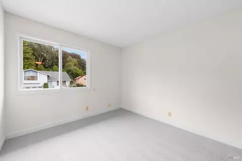 Bedroom - 225 Riverview Dr, Vallejo, CA 94589 photo 5 of 8