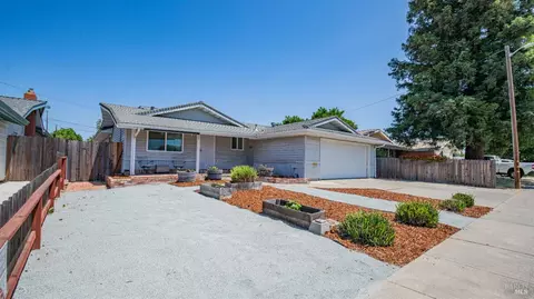 265 Chestnut St, Dixon, CA 95620