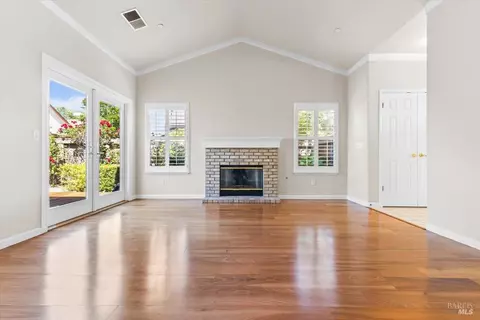 Living - 843 Cab Calloway Ct, Windsor, CA 95492 photo 4 of 6