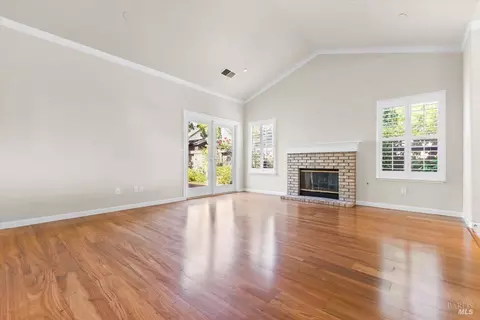 Living - 843 Cab Calloway Ct, Windsor, CA 95492 photo 3 of 6