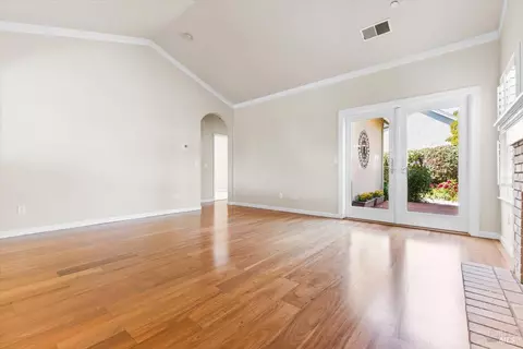 Living - 843 Cab Calloway Ct, Windsor, CA 95492 photo 2 of 6