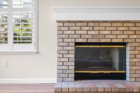 Living - 843 Cab Calloway Ct, Windsor, CA 95492 photo 6 of 6