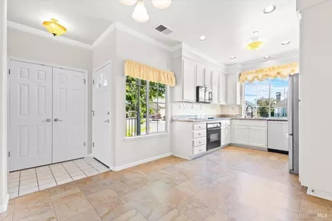 Entry Way - 843 Cab Calloway Ct, Windsor, CA 95492 photo 3 of 3