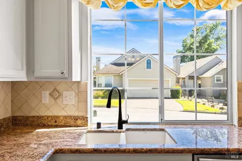 Kitchen - 843 Cab Calloway Ct, Windsor, CA 95492 photo 4 of 4