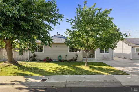 104 Birch St, Vacaville, CA 95688