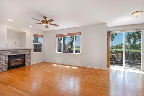 580 Peppertree Dr, Windsor, CA 95492 photo 14