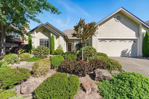 1055 Elsbree Ln, Windsor, CA 95492