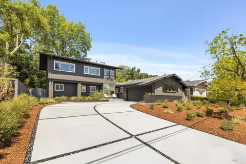 2647 Heatherstone Dr, San Rafael, CA 94903