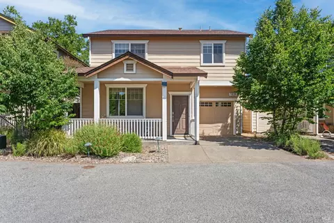 1030 Cottage Ln, Ukiah, CA 95482