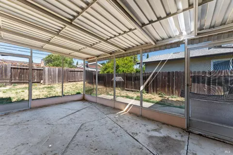 Exterior - 2235 Nottingham Dr, Fairfield, CA 94533 photo 3 of 9