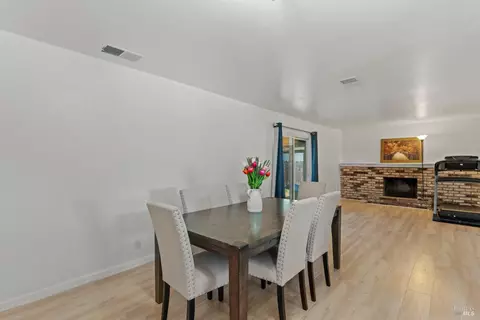 Dining - 2235 Nottingham Dr, Fairfield, CA 94533 photo 2 of 3