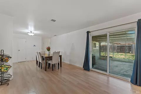 Dining - 2235 Nottingham Dr, Fairfield, CA 94533 photo 3 of 3
