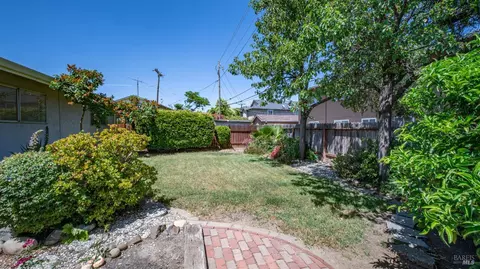 Exterior - 840 Newgate Way, Dixon, CA 95620 photo 10 of 13