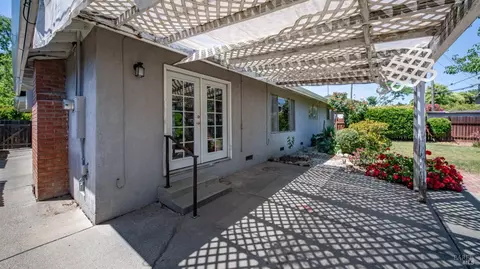 Exterior - 840 Newgate Way, Dixon, CA 95620 photo 7 of 13