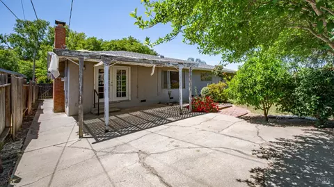 Exterior - 840 Newgate Way, Dixon, CA 95620 photo 6 of 13