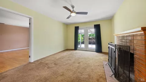 Living - 840 Newgate Way, Dixon, CA 95620 photo 4 of 6