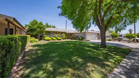 Exterior - 840 Newgate Way, Dixon, CA 95620 photo 3 of 13