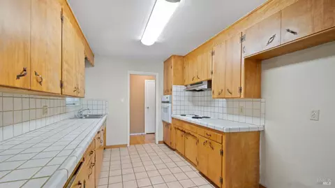 Kitchen - 840 Newgate Way, Dixon, CA 95620 photo 3 of 3