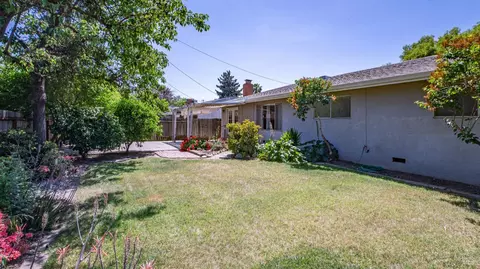 Exterior - 840 Newgate Way, Dixon, CA 95620 photo 12 of 13