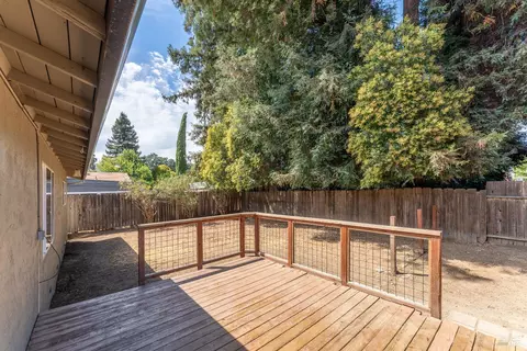 Exterior - 840 E Gobbi St, Ukiah, CA 95482 photo 6 of 11