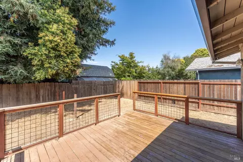 Exterior - 840 E Gobbi St, Ukiah, CA 95482 photo 7 of 11