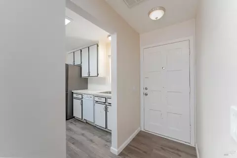 Entry Way - 840 E Gobbi St, Ukiah, CA 95482 photo 1 of 3