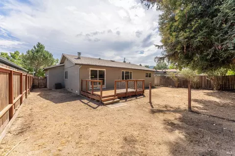 Exterior - 840 E Gobbi St, Ukiah, CA 95482 photo 8 of 11
