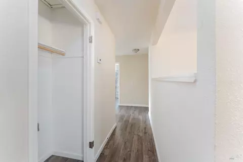Entry Way - 840 E Gobbi St, Ukiah, CA 95482 photo 2 of 3