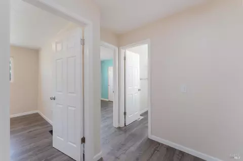 Entry Way - 840 E Gobbi St, Ukiah, CA 95482 photo 3 of 3