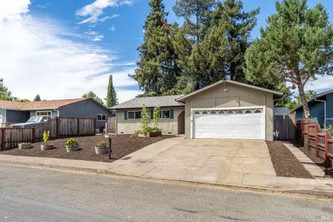 Exterior - 840 E Gobbi St, Ukiah, CA 95482 photo 11 of 11
