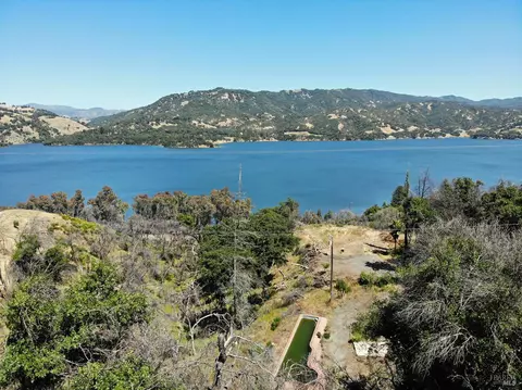 5875 Lake Ridge Dr, Ukiah, CA 95482