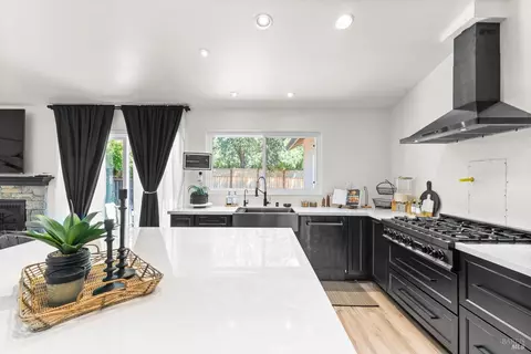9508 Jessica Dr, Windsor, CA 95492 photo 12