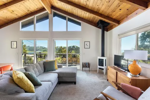 Living - 10800 Rock Point Dr, Jenner, CA 95450 photo 2 of 4